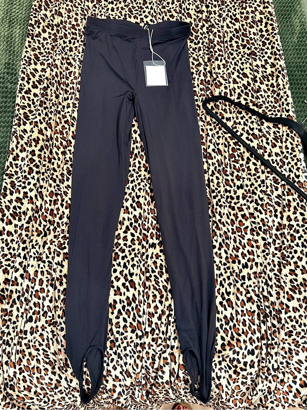 Naked Wardrobe Naked Stirrup Leggings Black size S - NWT